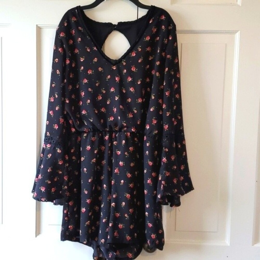 DISNEY PRINCESS FLORAL ROMPER BEAUTY AND THE BEAST SIZE LARGE BLACK RED PINK